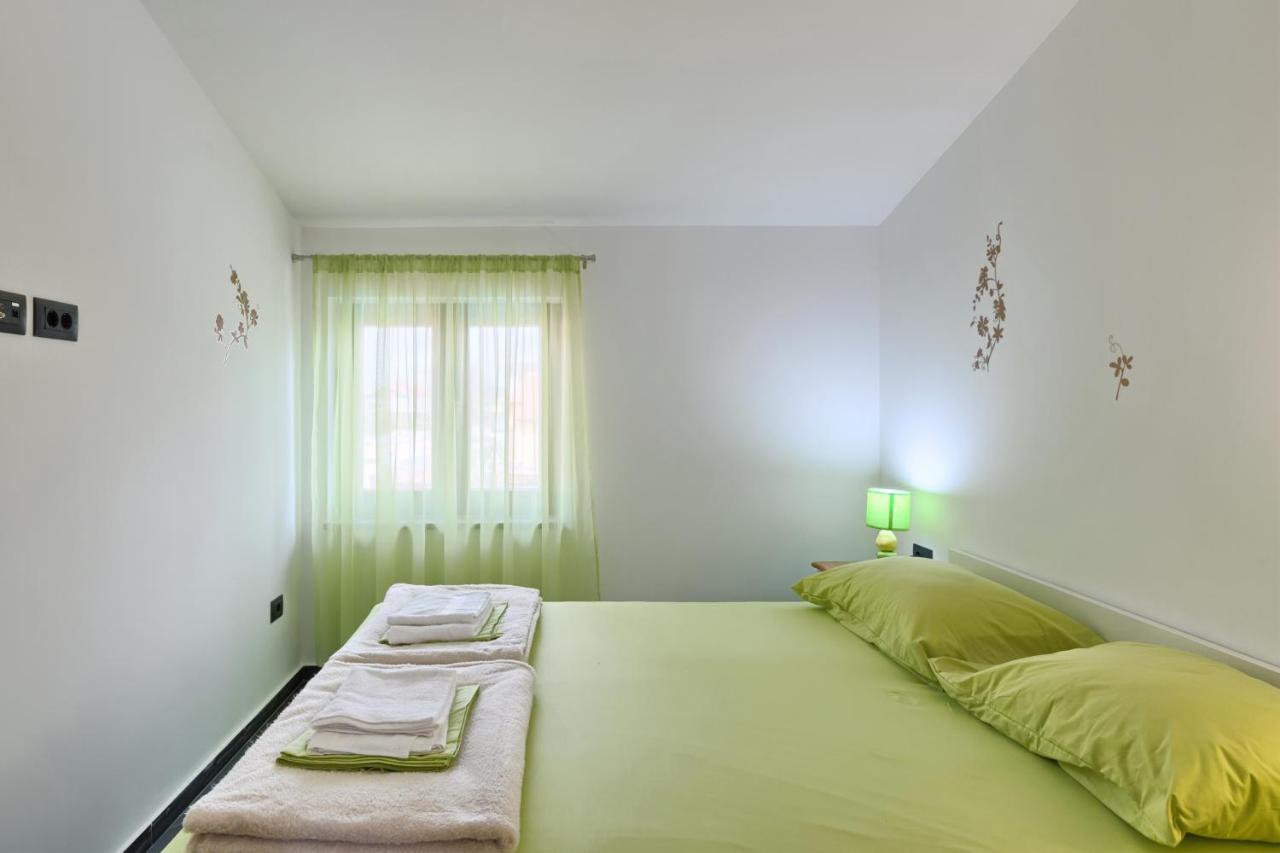 Apartments Ines Pula Exterior foto